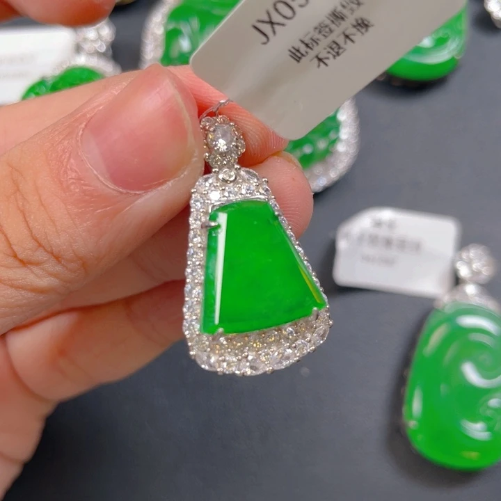【闪购商品】颈饰银S925镶嵌翡翠翡翠