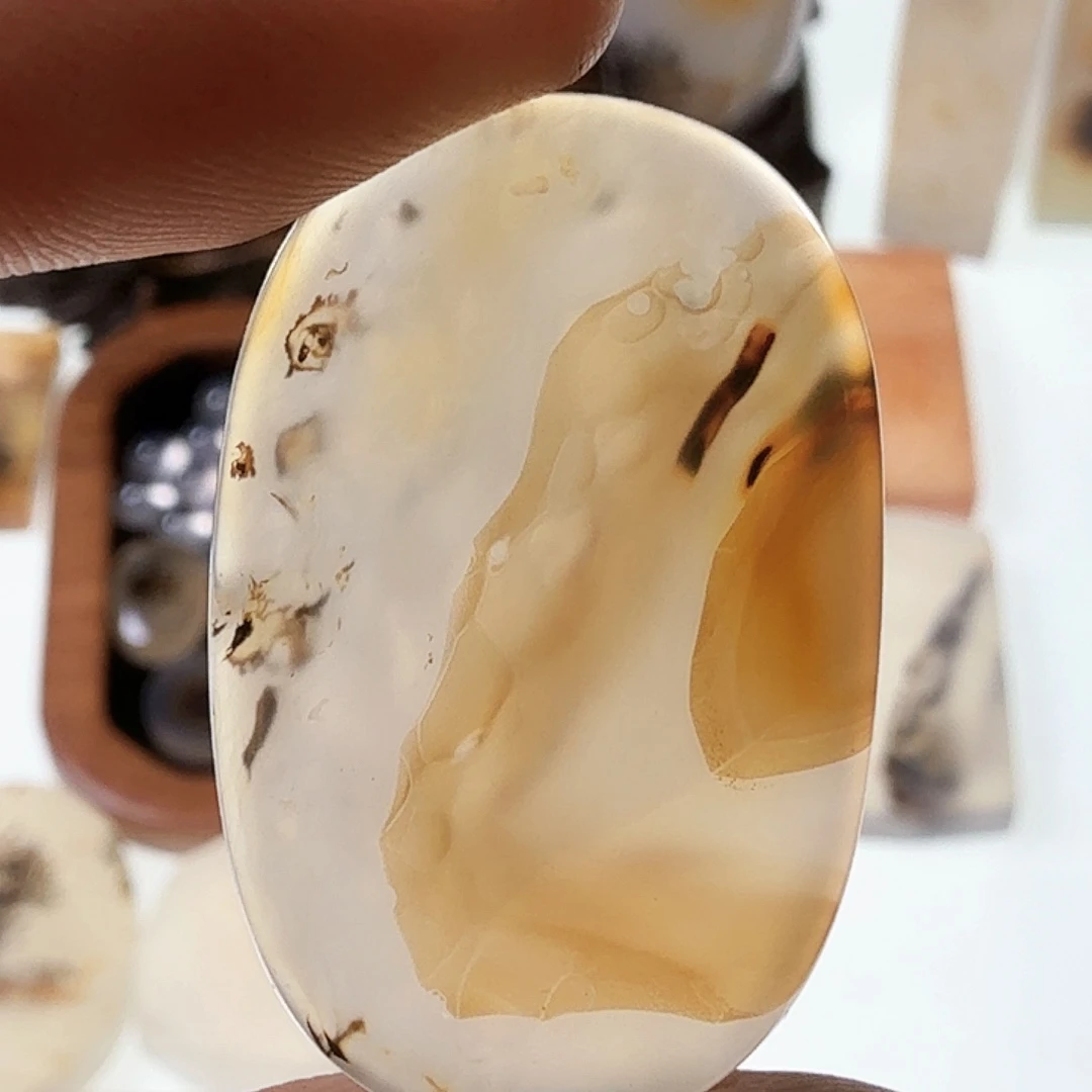 玛瑙/玉髓未镶嵌珠宝半成品