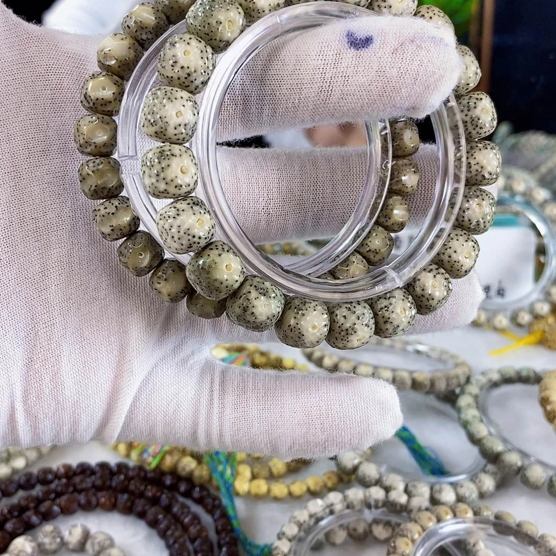 星月菩提手串H**A星月菩提雕刻手串