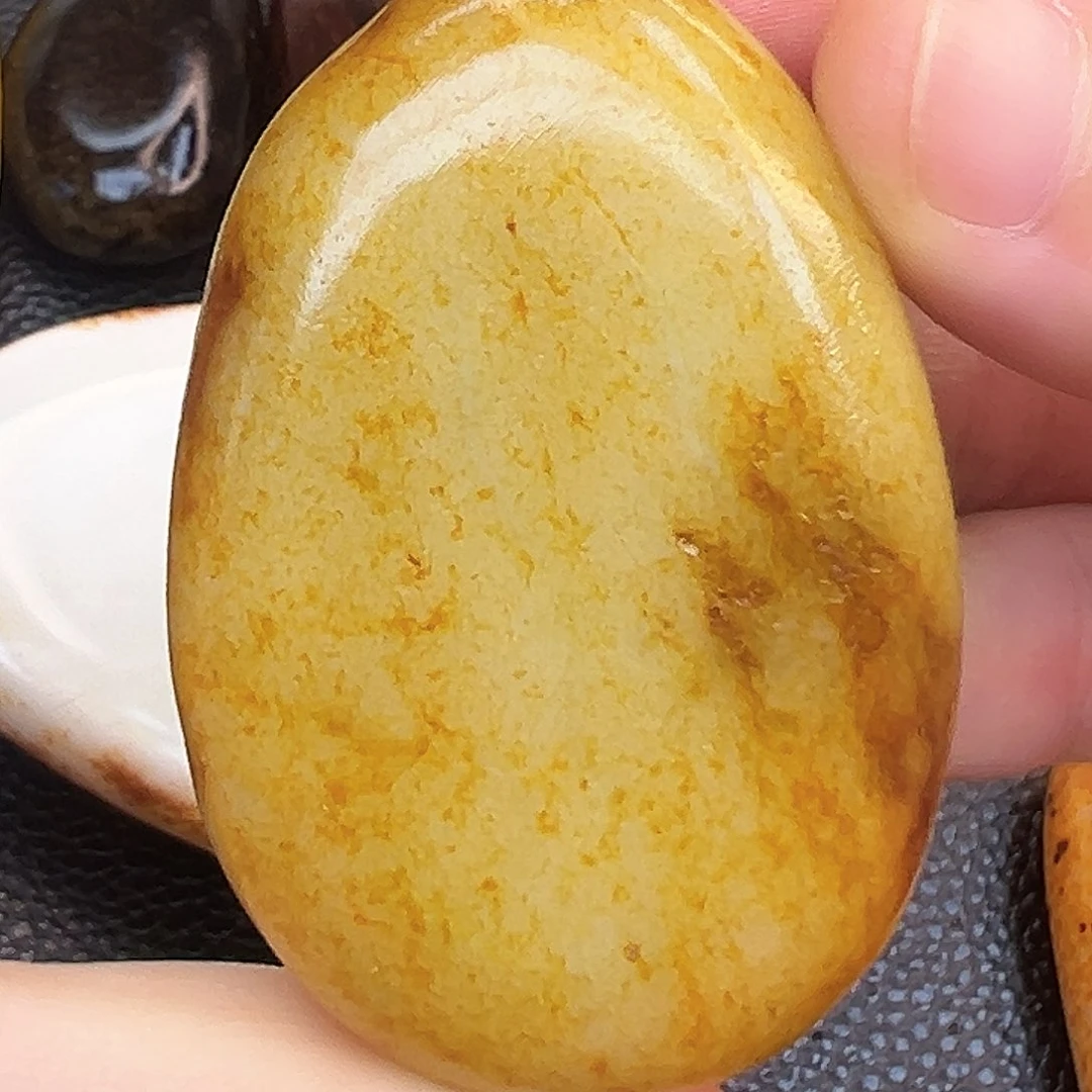 和田玉未镶嵌珠宝奇石