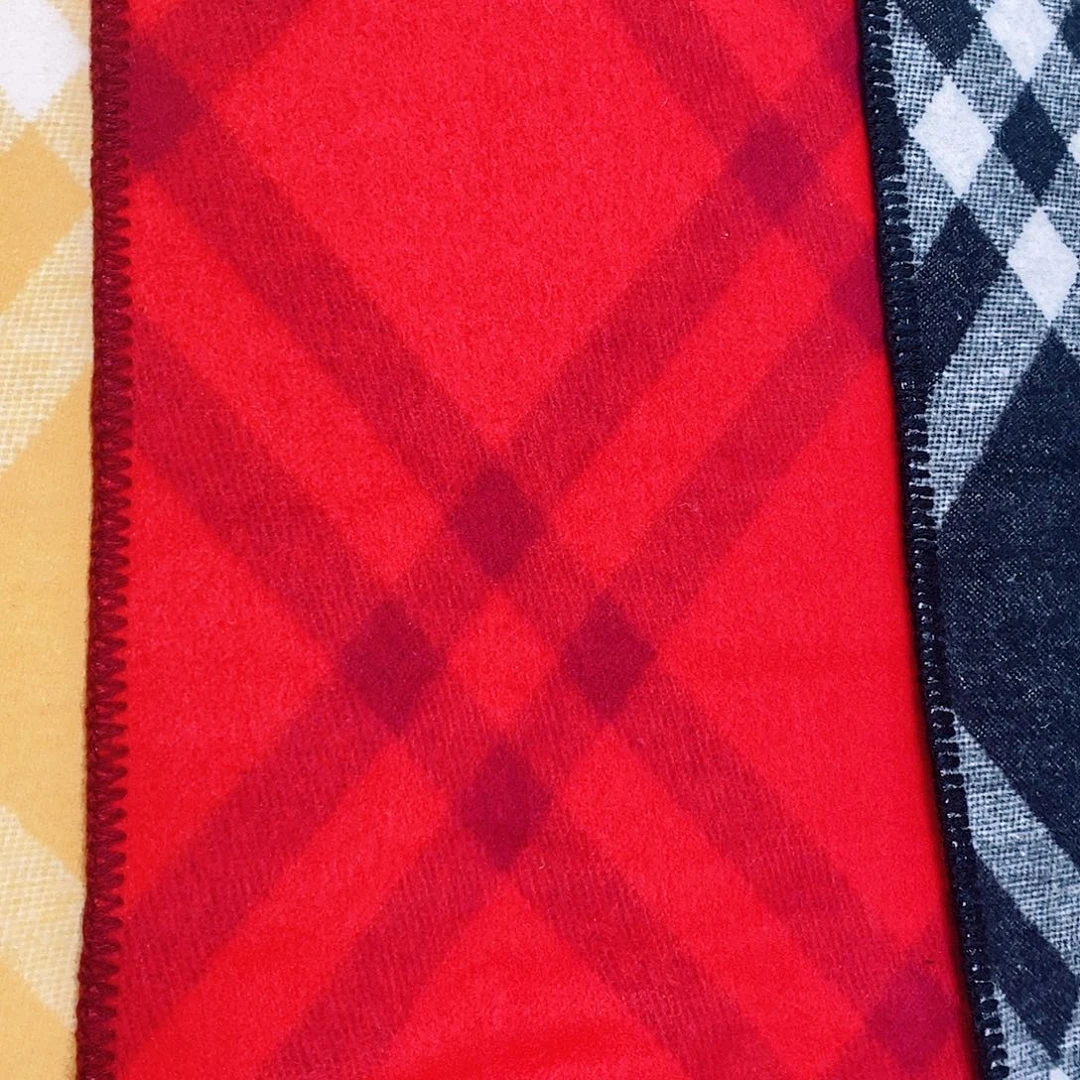 美丽诺羊毛红色斜纹802同款