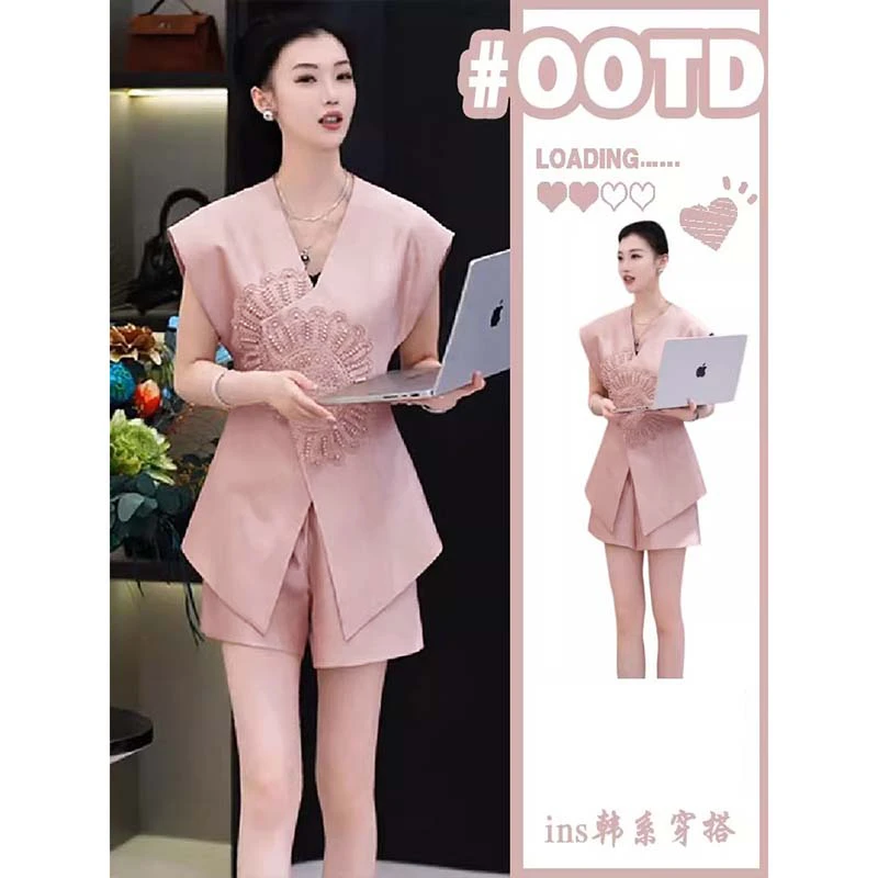【王二小】【两件套】休闲套女夏2025蕾丝收腰马甲阔腿裤两件套D2895