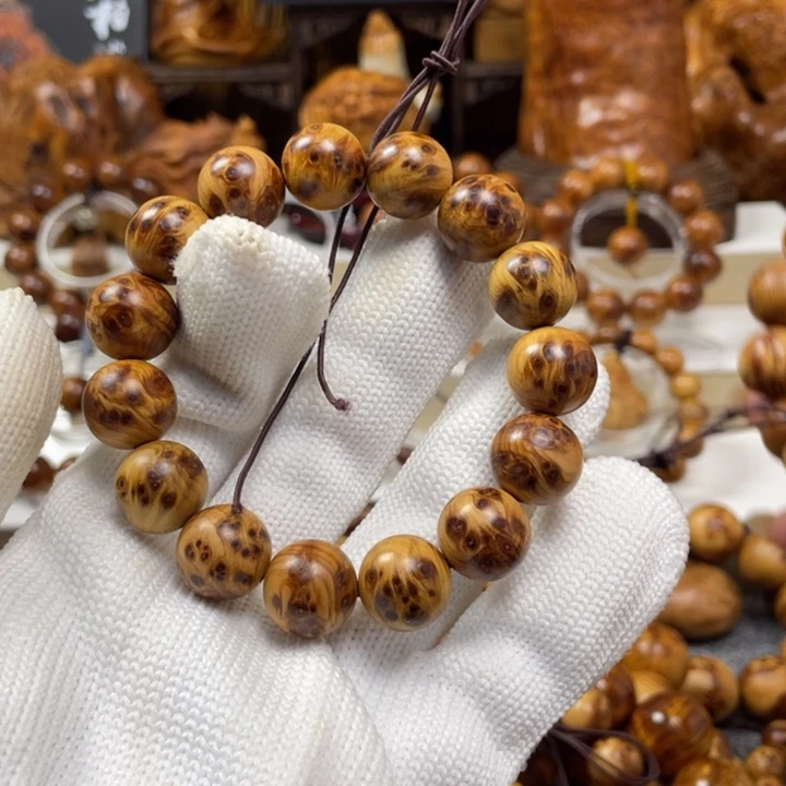 纪***丰柏木（崖柏）太行崖柏1.5陈化黑金凤尾留疤奶香