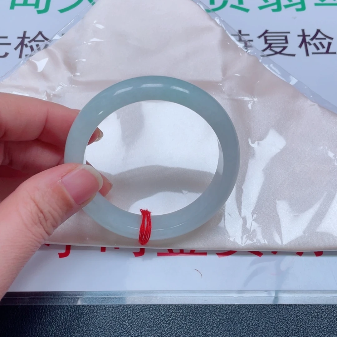****g翡翠未镶嵌手镯冰晴