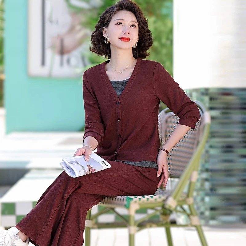 妈妈春装休闲运动服套装新款春秋贵夫人上衣春秋中老年两件套