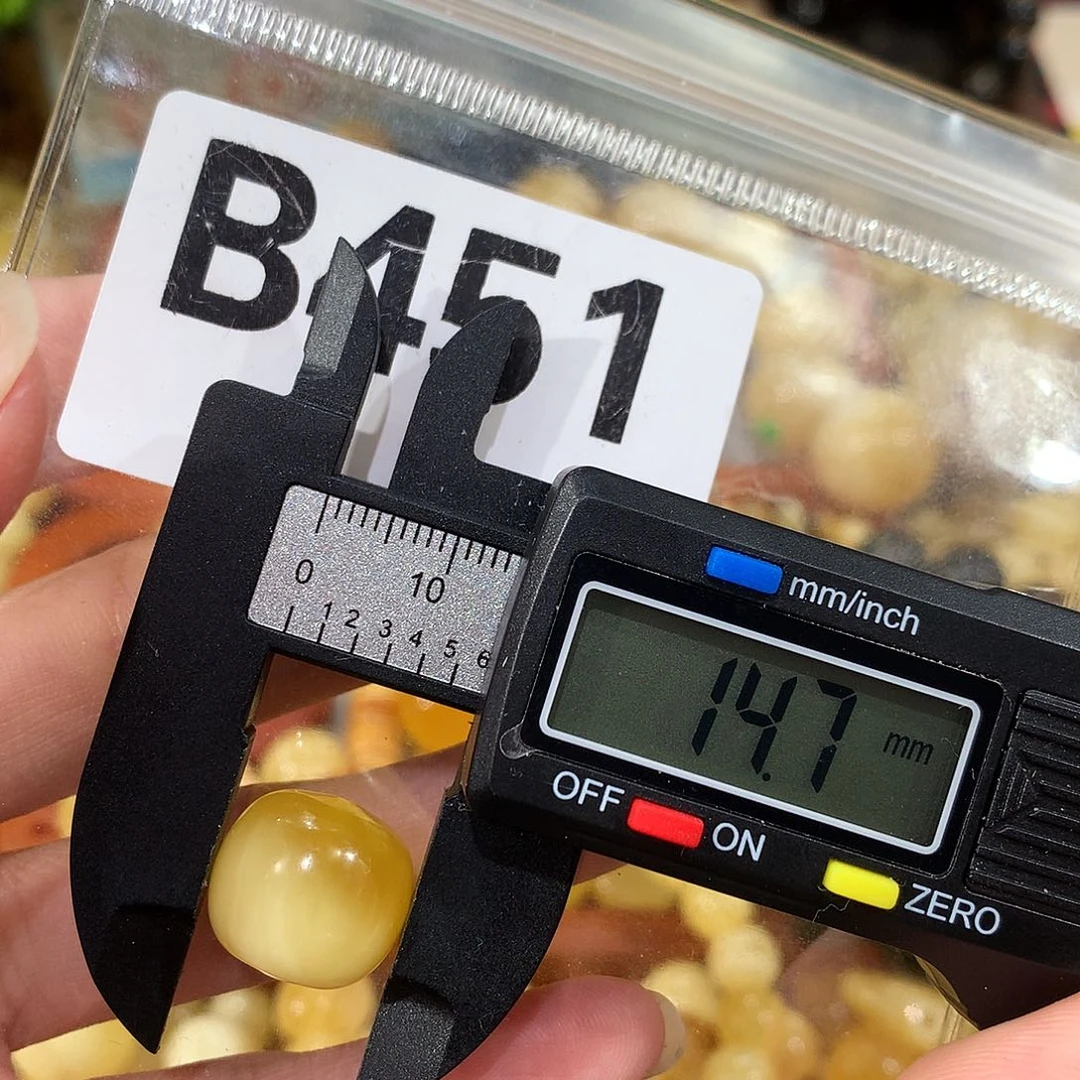 未镶嵌琥珀珠宝奇石