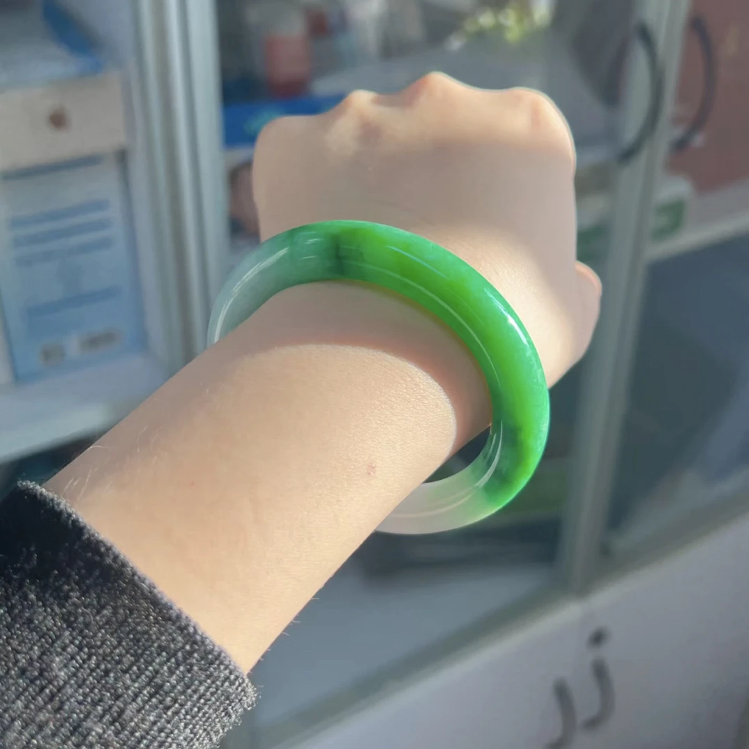 天然白底青冰透飘花手镯时尚百搭女款精美平安镯