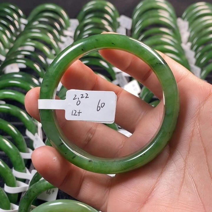 和田玉（碧玉）手镯未镶嵌60+