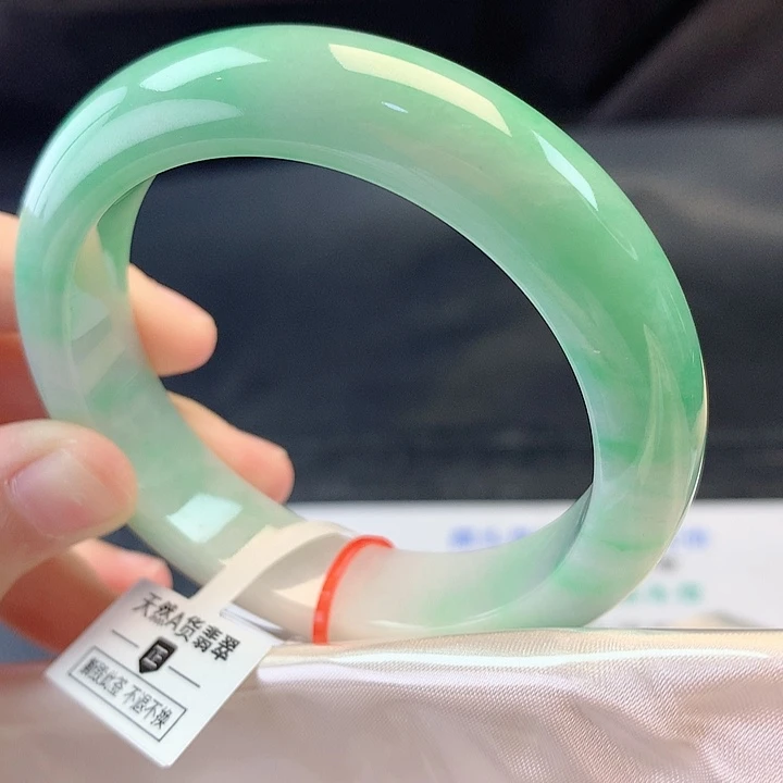 翡翠未镶嵌手镯55圈