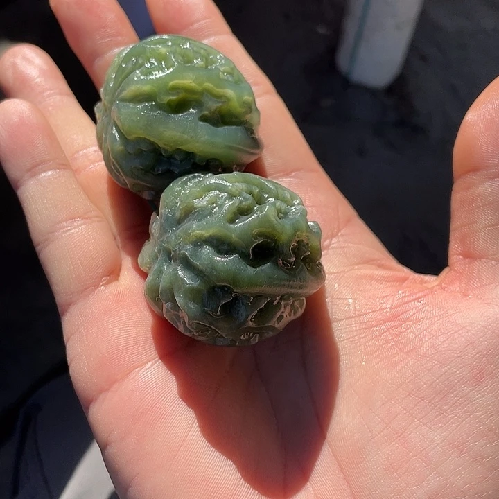 @***林未镶嵌和田玉（糖玉）挂件核桃