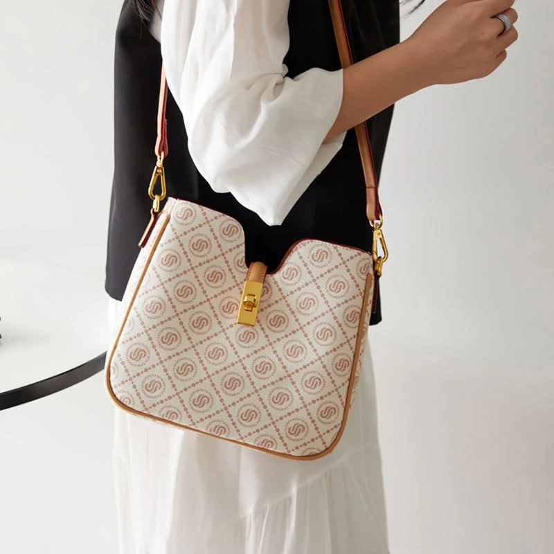 包包斜挎包女春夏季新款多巴胺女包撞色印花通勤包热卖单肩腋下包