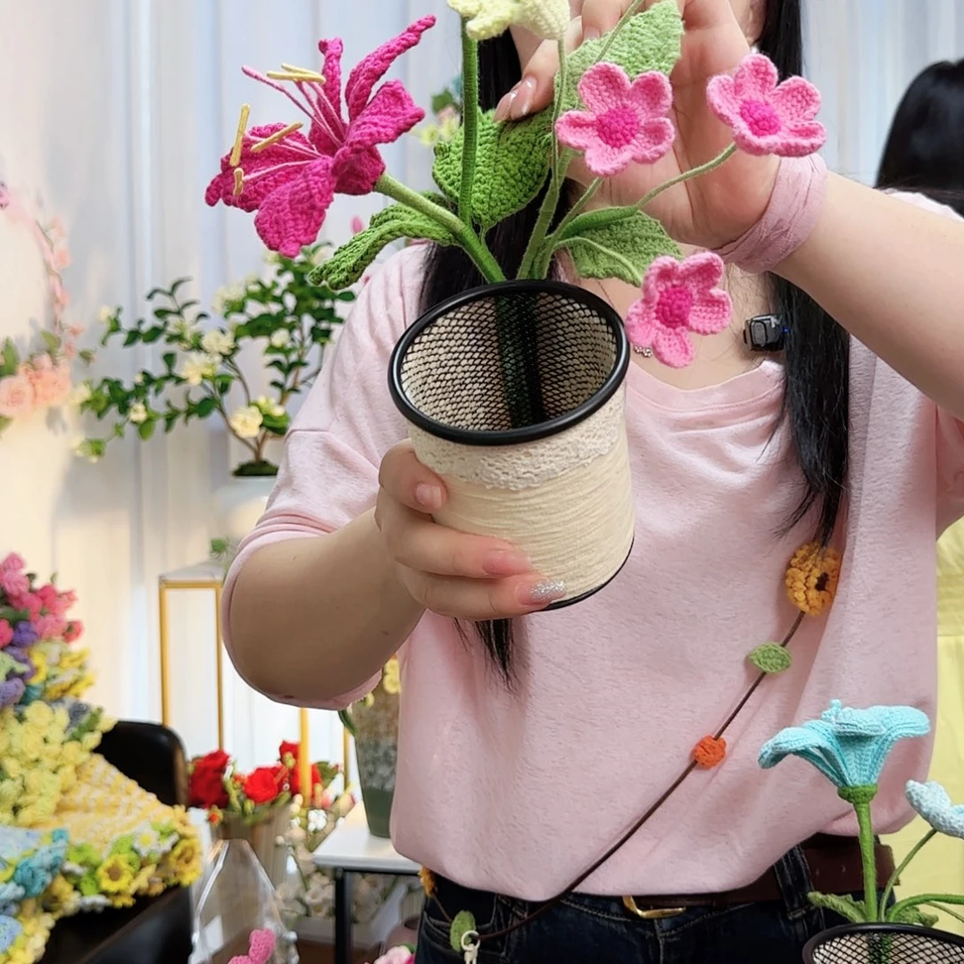 莱赛尔纤维棉手工钩织笔筒