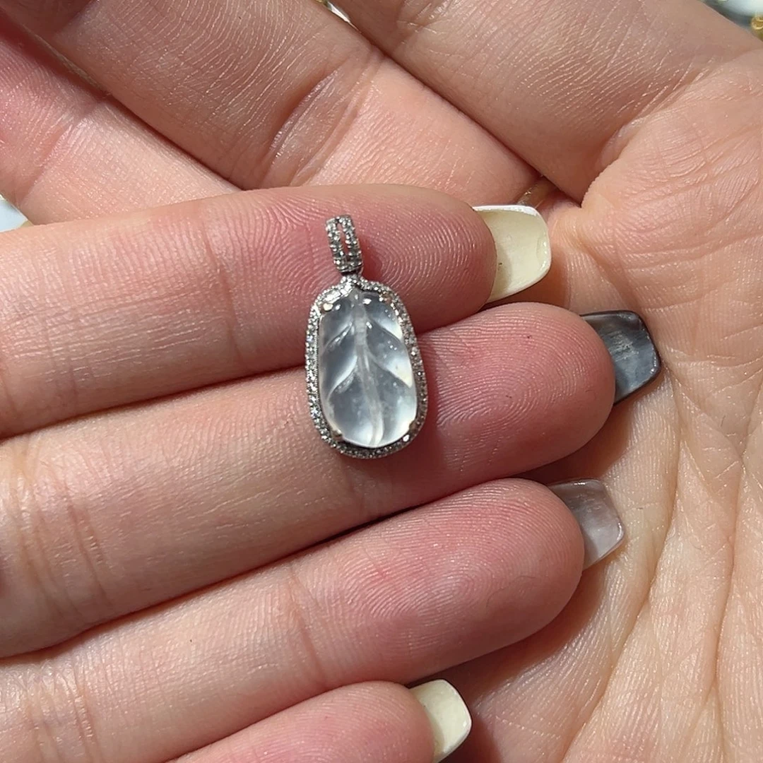 秋****翡翠18K金镶嵌颈饰