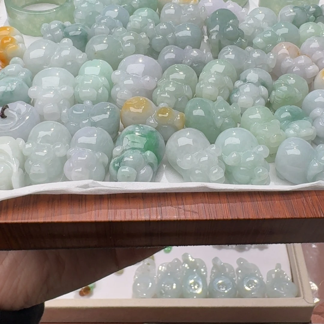 未镶嵌挂件翡翠福利1个，不包邮，拍邮费发货