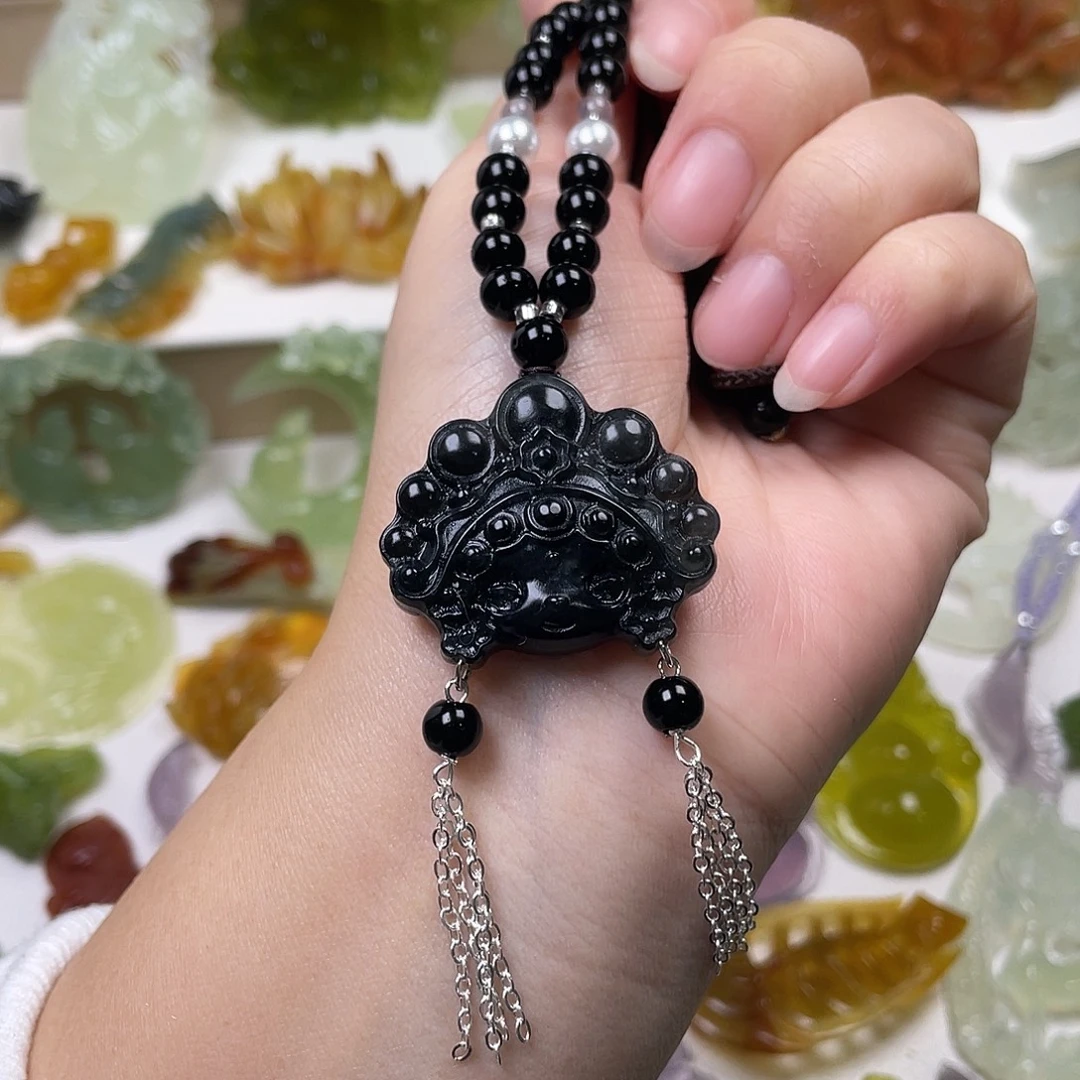 蛇纹石玉未镶嵌颈饰