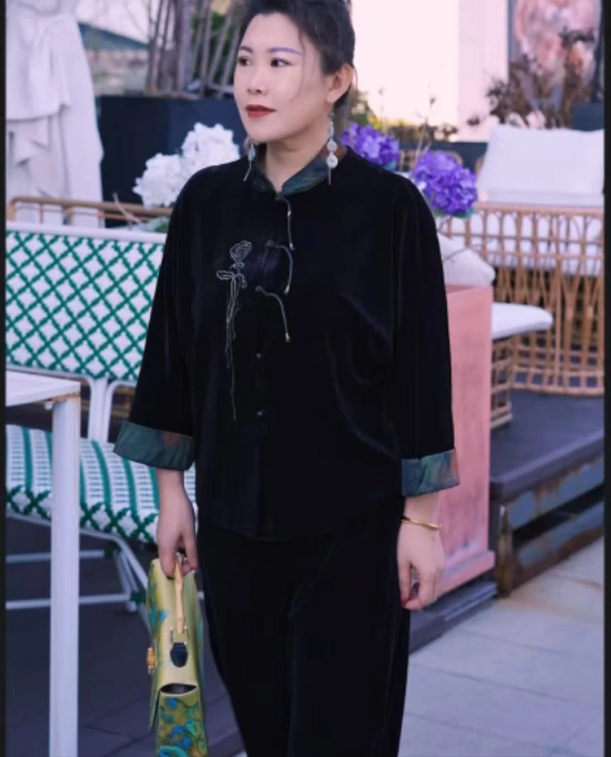 新中式2025开年新款气质显瘦重工刺绣丝绒高档套装