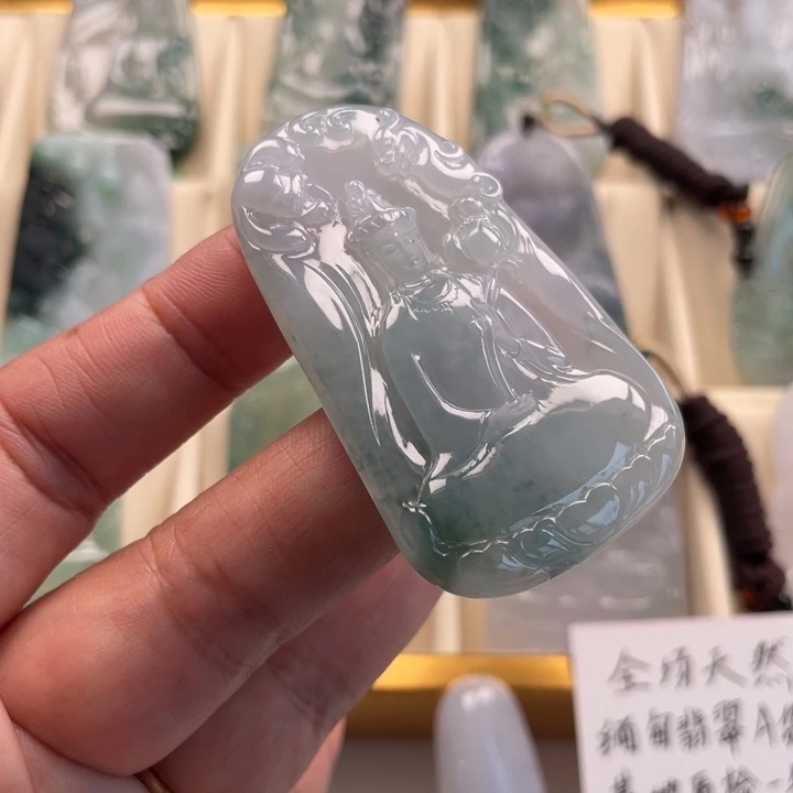 翡翠未镶嵌颈饰玉