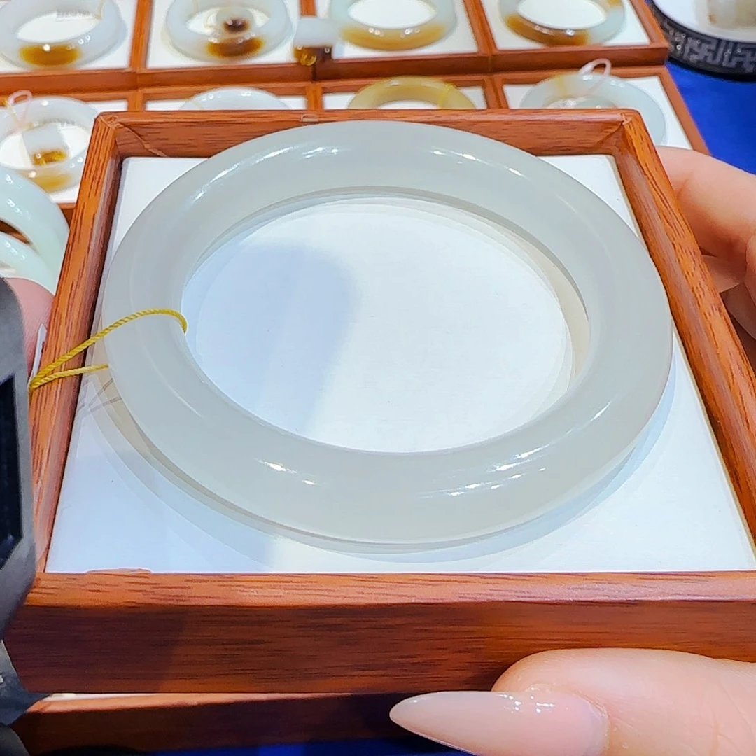 和田玉手镯未镶嵌冰荔枝冻58 59 60