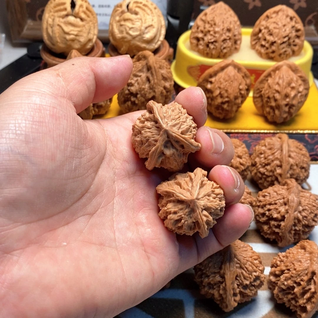 文玩核桃把件盘山三棱