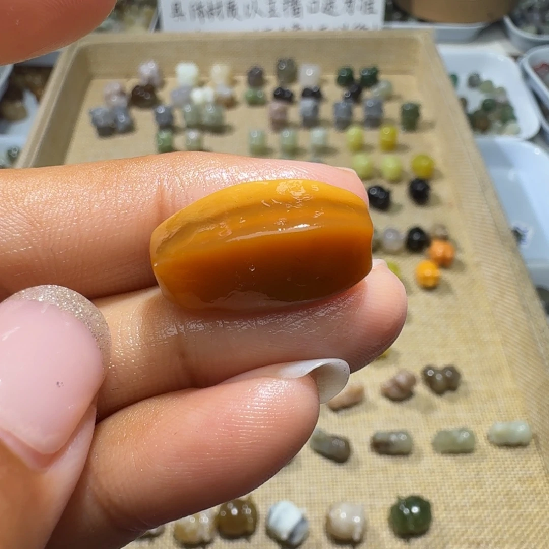 和田玉未镶嵌珠宝奇石