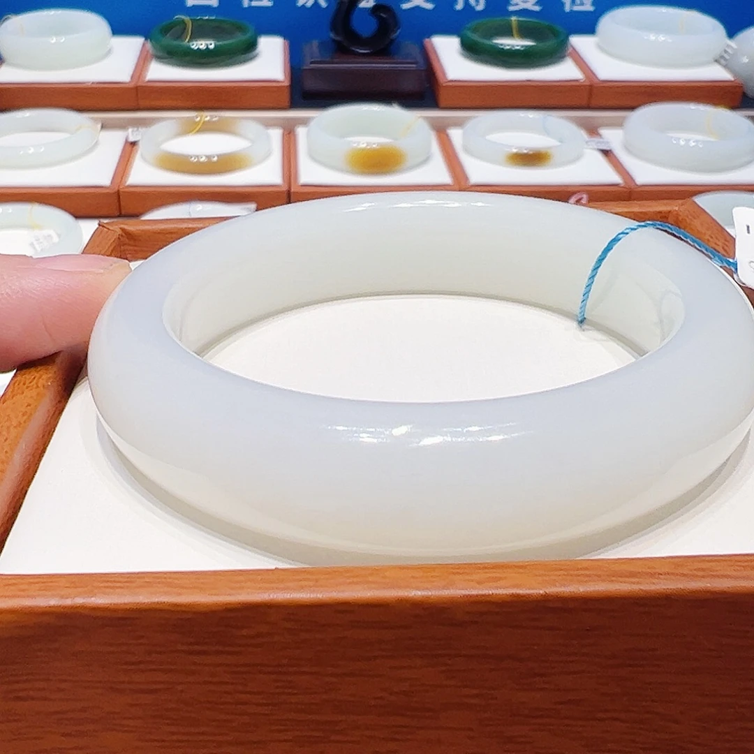 和田玉未镶嵌手镯羊脂白5657