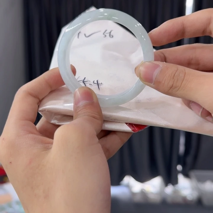 翡翠手镯未镶嵌纯天然缅甸翡翠A货