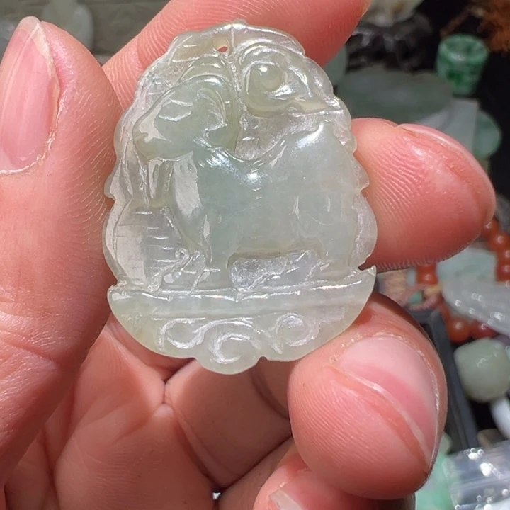 翡翠颈饰未镶嵌吊坠