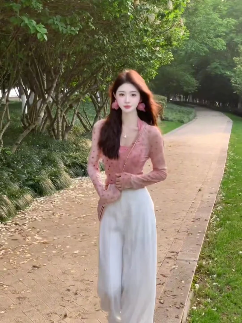 设计感辣妹气质上衣挂脖内搭背心女夏季2025新款显瘦休闲裤