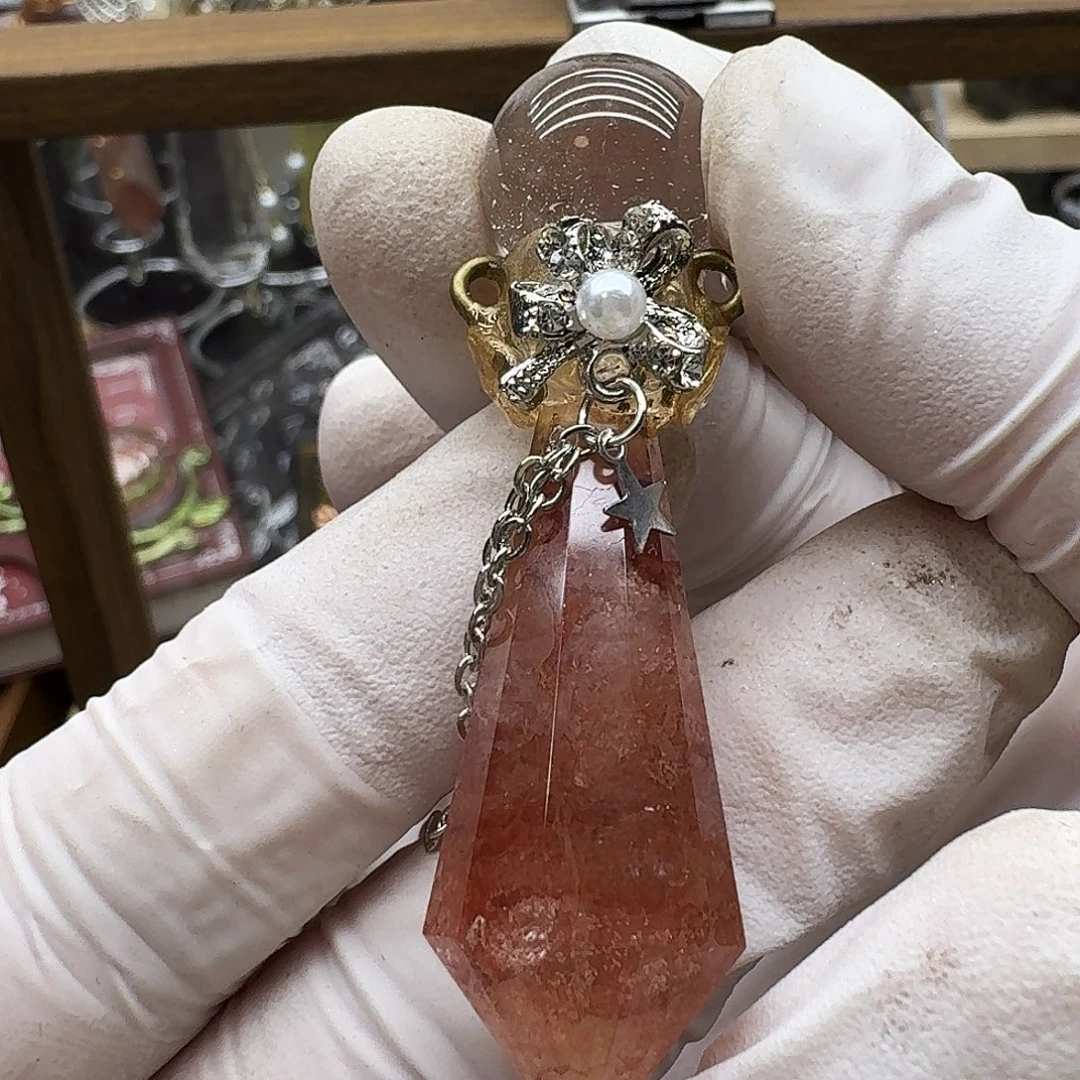 小***宝未镶嵌水晶颈饰白