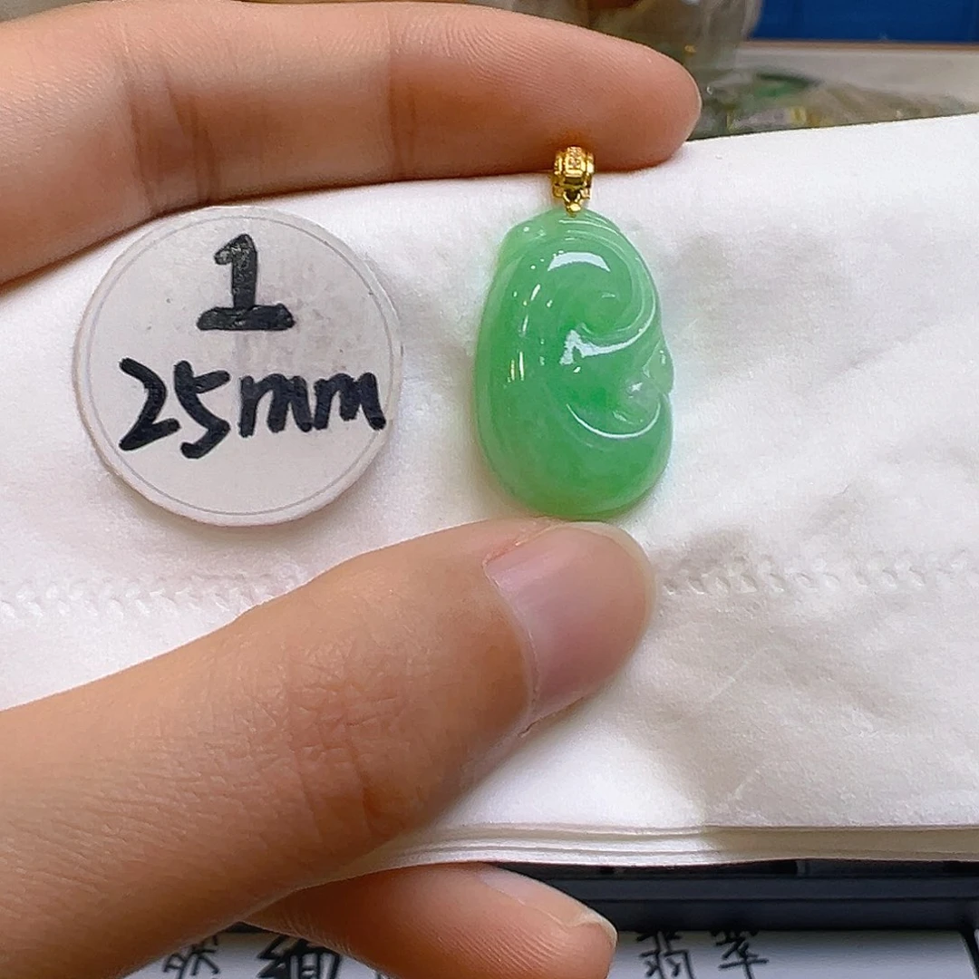 翡翠颈饰18K金镶嵌翡翠