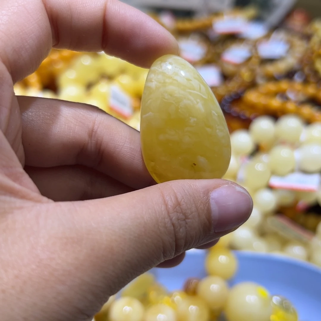 琥珀珠宝奇石未镶嵌