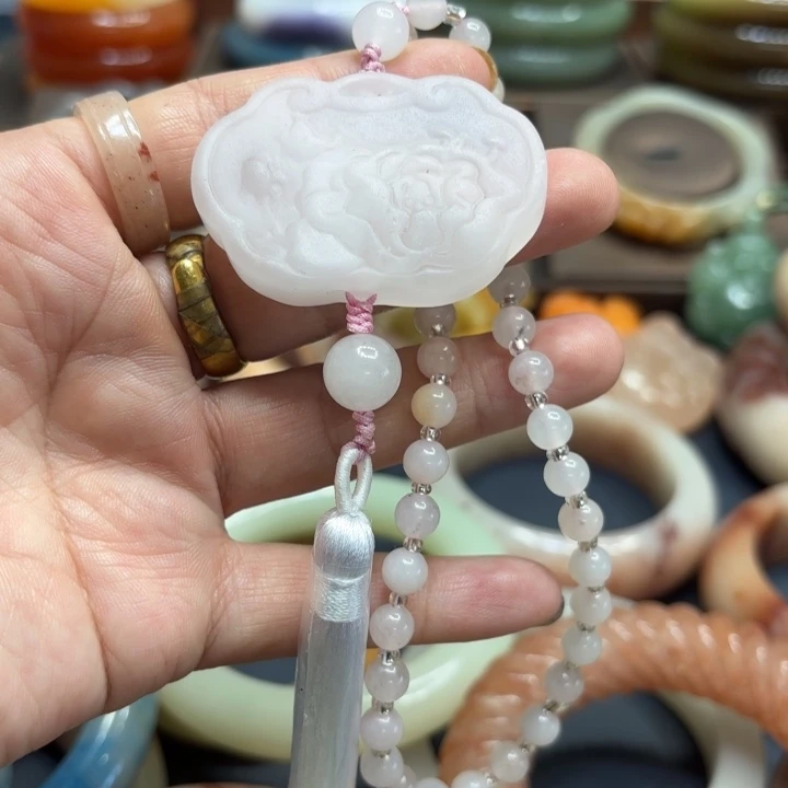 石英岩玉合金颈饰