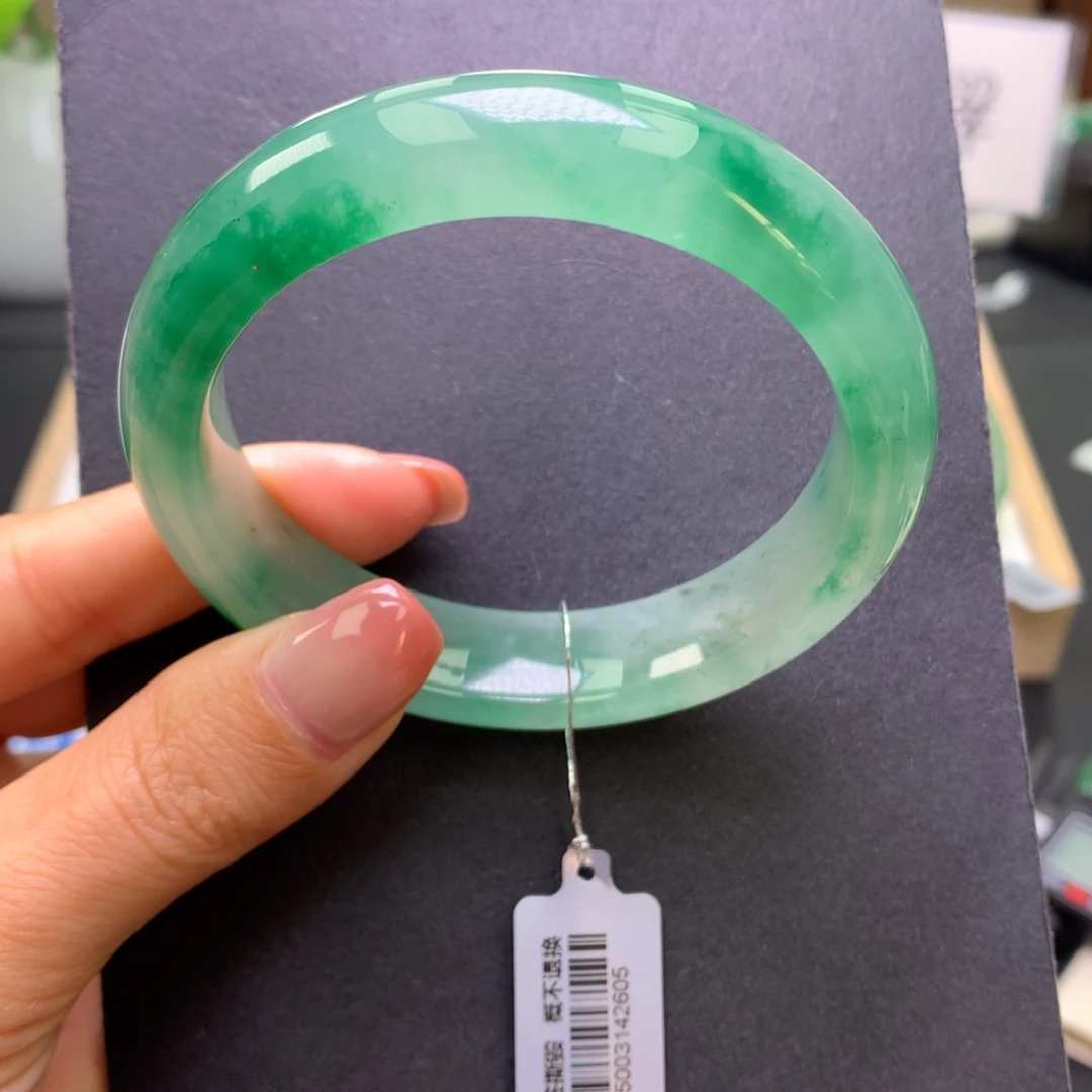 石英质玉（非洲翠）未镶嵌手镯