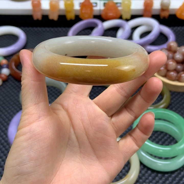 石英质玉未镶嵌手镯