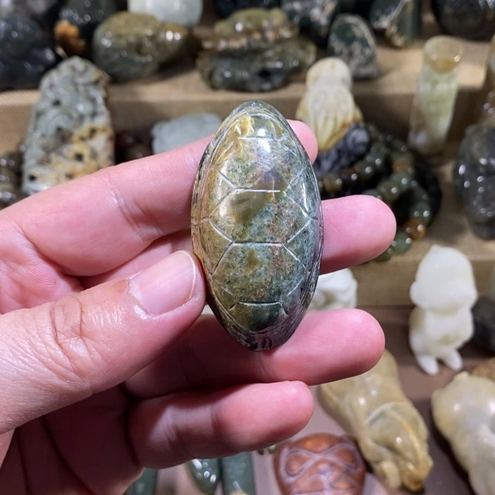 透闪石质玉未镶嵌挂件