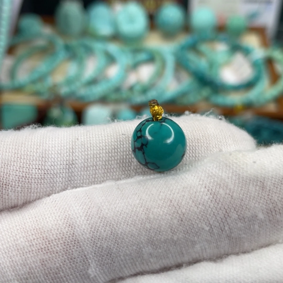 绿松石未镶嵌挂件