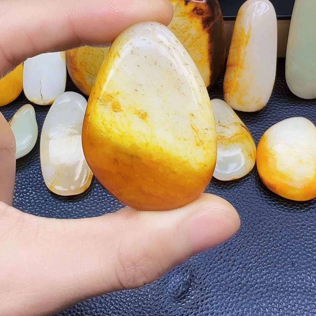 和田玉未镶嵌珠宝奇石