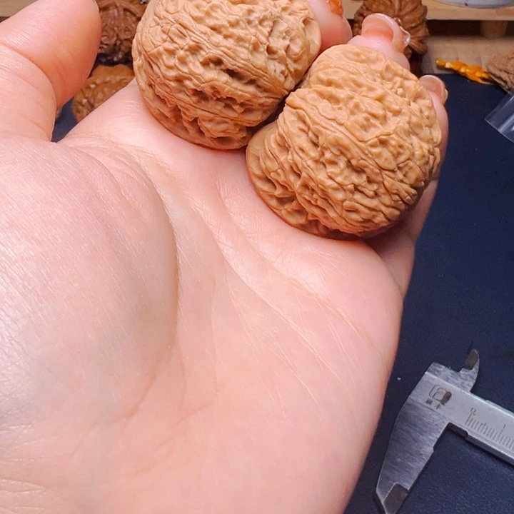 文玩核桃吊坠38泥鳅背