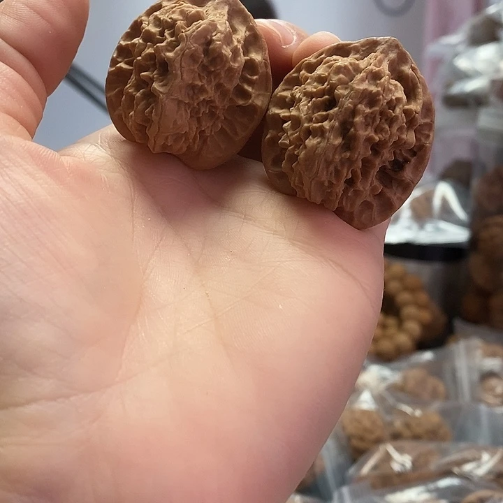 把件文玩核桃36.5红皮乾隆纹