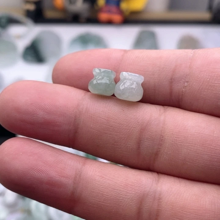 李***️吊坠(不含链)未镶嵌翡翠