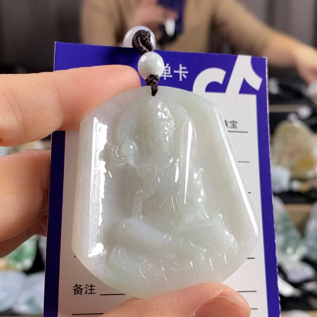 颈饰未镶嵌翡翠虚空藏
