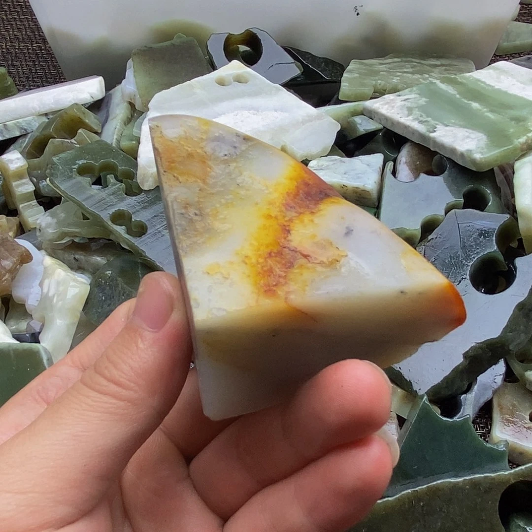 杏***8和田玉未镶嵌珠宝半成品