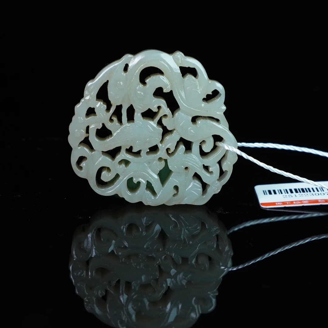 和田玉镂空挂件2512230076