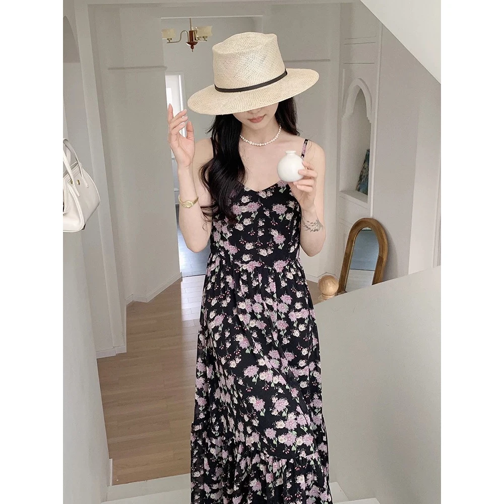 妮妮家2122夏季新款气质V领碎花吊带长款连衣裙！！