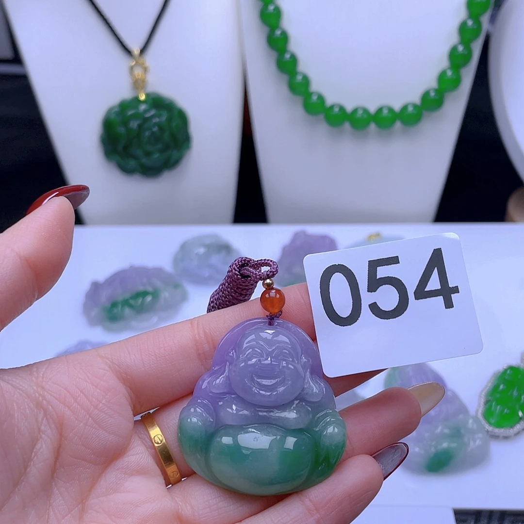 翡翠吊坠(赠链)未镶嵌