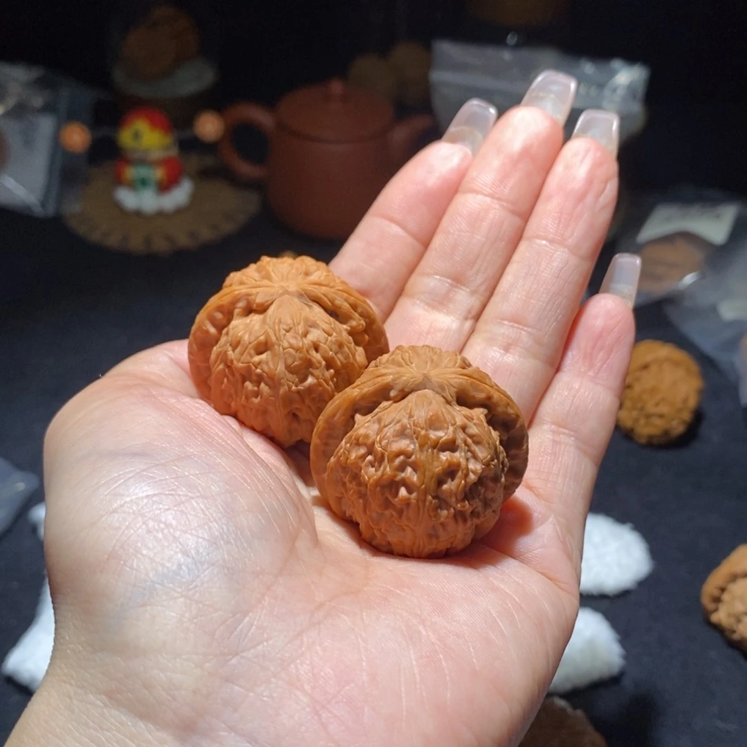 文玩核桃吊坠白狮子37