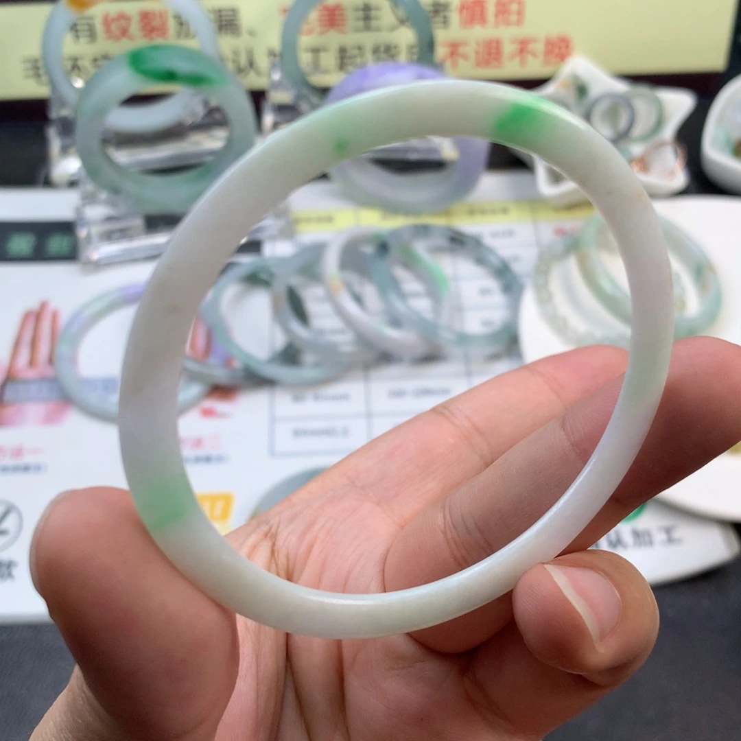 【闪购商品】未镶嵌定制翡翠58、59圈