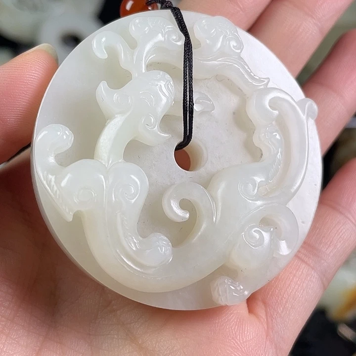 苍***粟未镶嵌和田玉挂件
