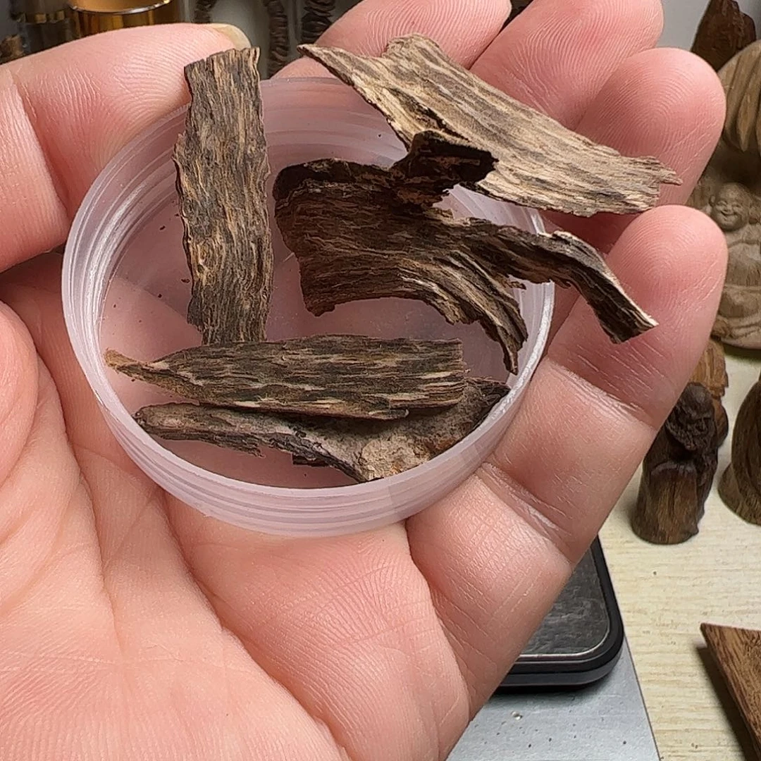 沉香碎屑沉香菩萨棋沉水树皮2克