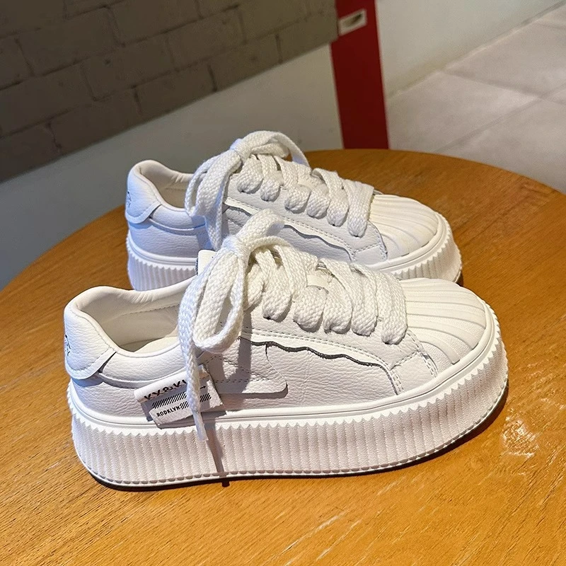潮牌厚底小白鞋女2025秋冬加绒增高贝壳头饼干鞋小众休闲运动板鞋